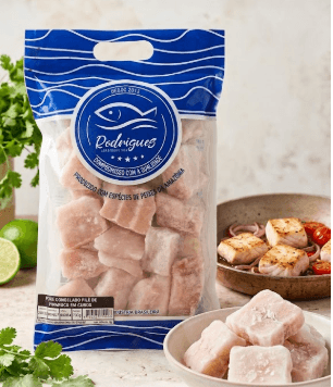 FILÉ DE PIRARUCU EM CUBOS CONGELAGO  RODRIGUES 700G